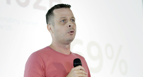 לירן קוצר. "הפכנו את המועמדים ממחפש עבודה של פעם אחת למישהו שמחפש עבודה לאורך כל הקריירה שלו וכל הזמן מנטר את מה שקורה בחוץ" לירן קוצר. "הפכנו את המועמדים ממחפש עבודה של פעם אחת למישהו שמחפש עבודה לאורך כל הקריירה שלו וכל הזמן מנטר את מה שקורה בחוץ"
