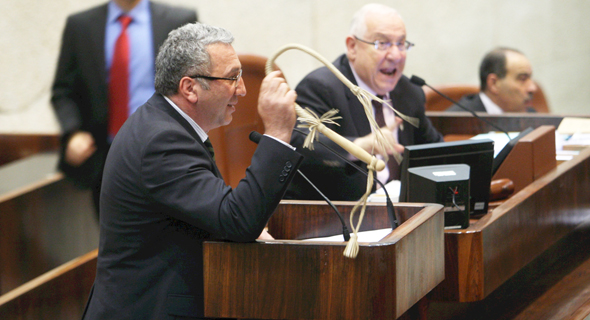 רוברט טיבייב. יכנס במקום הרצוג רוברט טיבייב. יכנס במקום הרצוג