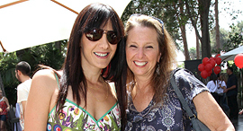 מוסף שבועי 23.8.18 המושכות באריסון מימין שרי אריסון ו אפרת פלד