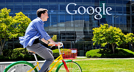 מטה גוגל אופניים עובדים מאונטיין וויו קליפורניה, צילום: youtube