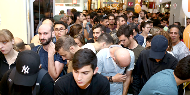 Israeli Customers Stormed Xiaomi’s Tel Aviv Store Opening
