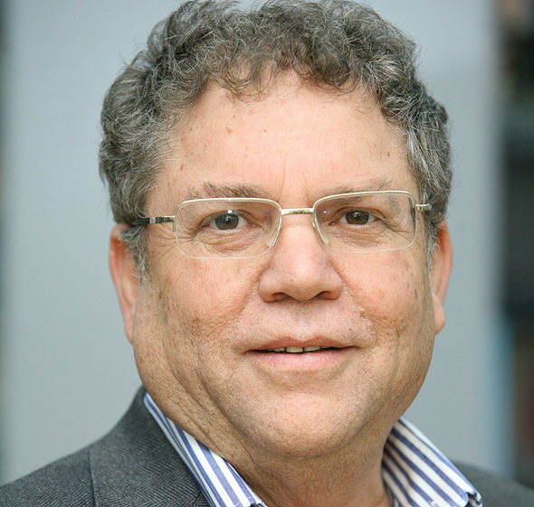 צביקה פלג צביקה פלג