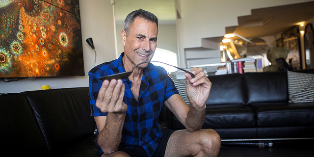 Spoon-Bending Illusionist Uri Geller Looks for Flexibility in Tax Ruling