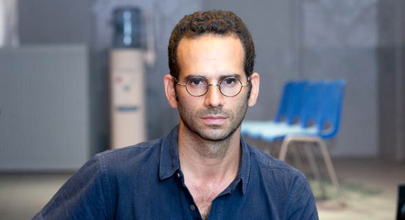יואב כהן. “התיאטרון חייב להיות עדכני” יואב כהן. “התיאטרון חייב להיות עדכני”