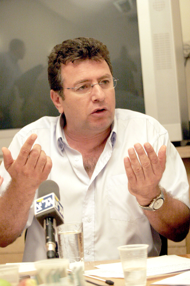 צרפתי. "מערכת היחסים שלנו ידעה עליות ומורדות, אבל דווקא במשא ומתן התקרבנו" צרפתי. "מערכת היחסים שלנו ידעה עליות ומורדות, אבל דווקא במשא ומתן התקרבנו"