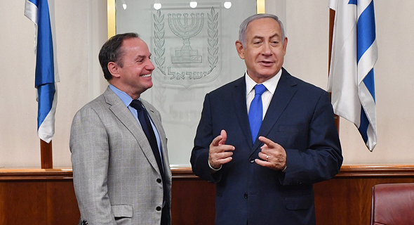 Intel's interim CEO Bob Swan (left), Israeli Prime Minister Benjamin Netanyahu. Kobi Gideon, GPO Intel's interim CEO Bob Swan (left), Israeli Prime Minister Benjamin Netanyahu. Kobi Gideon, GPO