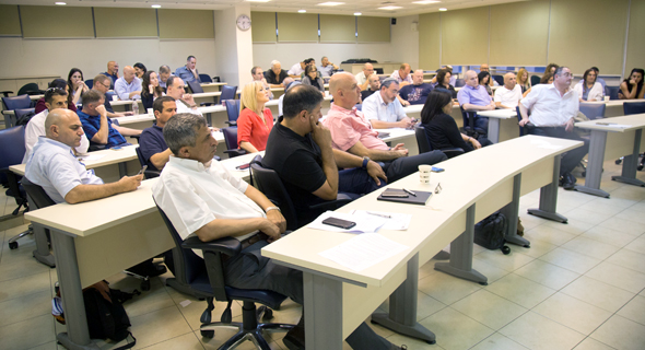 מפגש במסגרת קורס ניהול עסקי בנדל"ן מפגש במסגרת קורס ניהול עסקי בנדל"ן