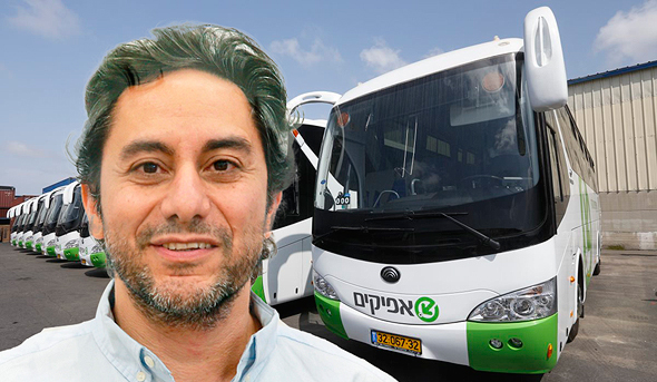 דרור גנון, מ"מ ראש הרשות הארצית לתחבורה ציבורית במשרד התחבורה, על רקע אוטובוסים של חברת אפיקים דרור גנון, מ"מ ראש הרשות הארצית לתחבורה ציבורית במשרד התחבורה, על רקע אוטובוסים של חברת אפיקים