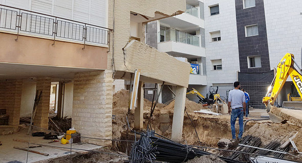 קריסת הבניין בקריית ביאליק שעובר תמ"א 38 קריסת הבניין בקריית ביאליק שעובר תמ"א 38