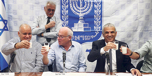 ההסכם המפוספס של כחלון במשק החלב יוצא לקרב נוסף