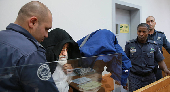 מימין זבולון לבייב וראובן שמואלוב בהארכת מעצר. ארכיון מימין זבולון לבייב וראובן שמואלוב בהארכת מעצר. ארכיון
