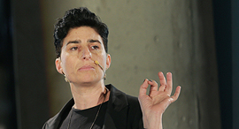 שלי סתת קומבור בעלת מותג נעליים קאפל אוף ראש המחלקה לצורפות ב בצלאל, צילום: אוראל כהן