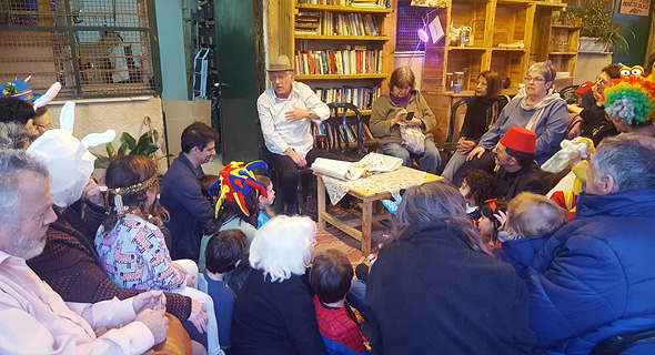 קריאת המגילה בפורים קריאת המגילה בפורים
