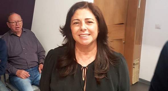 איריס אלוביץ' איריס אלוביץ'