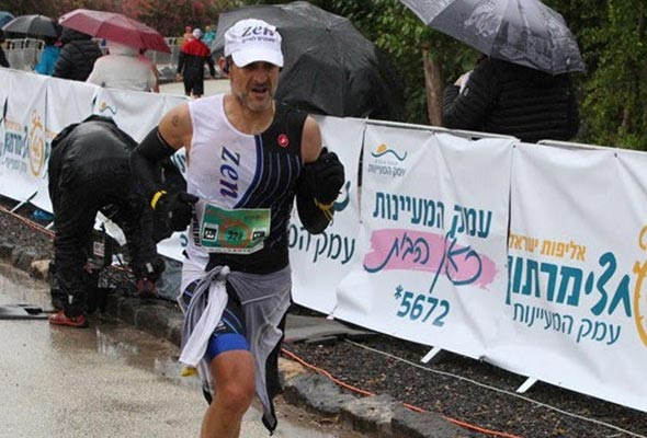 ריצה בגשם ריצה בגשם