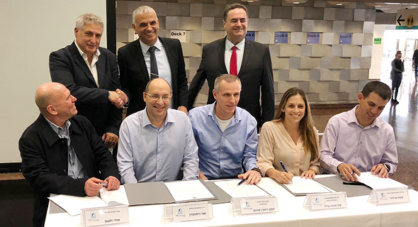 מעמד חתימת ההסכם בנמל חיפה, היום מעמד חתימת ההסכם בנמל חיפה, היום