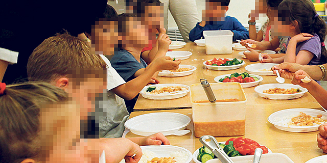 הגנים הפרטיים סגורים? תראו מה קורה בשכונת דניה בחיפה