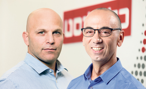 סטיב שומכר מנכ"ל כלכליסט היוצא ואיל פאר המנכ"ל החדש סטיב שומכר מנכ"ל כלכליסט היוצא ואיל פאר המנכ"ל החדש