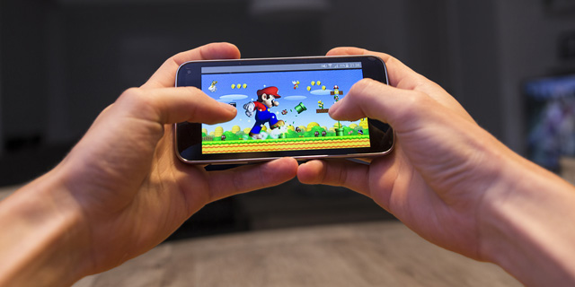 Eight Old School Video Games You Can Play on Your Phone