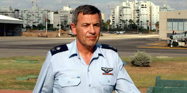 האלוף (במיל) עידו נחושתן משאיר הראש בעננים: ייכנס לתחום הקנאביס הרפואי