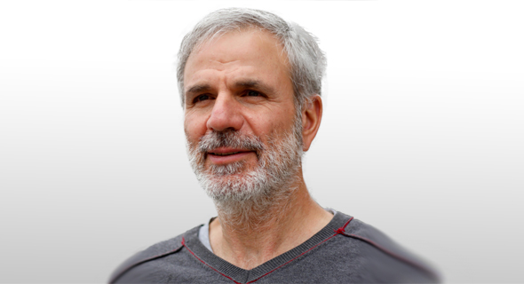 יוסי כדן. "אנו רוצים כעת ללחוץ על מוסדות פיננסיים שמאפשרים לחברות דלקי מאובנים לפעול באמצעות הלוואות ואיגרות חוב" יוסי כדן. "אנו רוצים כעת ללחוץ על מוסדות פיננסיים שמאפשרים לחברות דלקי מאובנים לפעול באמצעות הלוואות ואיגרות חוב"