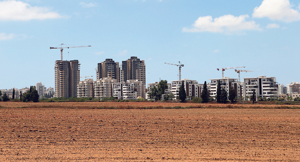 קרקעות בחדרה. את השפעות תמ"א 1 ניתן לראות בשטח כבר עם אישורה קרקעות בחדרה. את השפעות תמ"א 1 ניתן לראות בשטח כבר עם אישורה