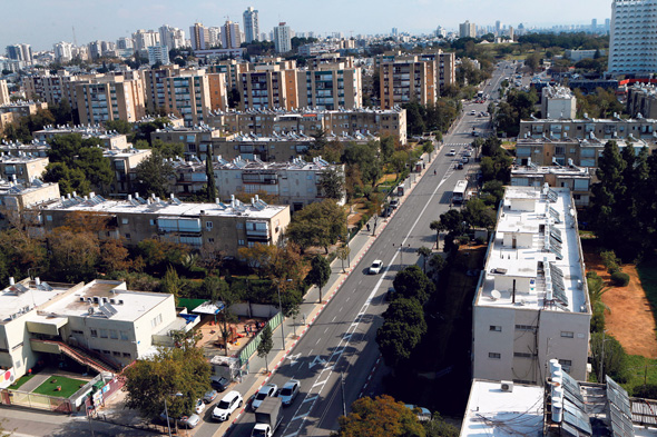 רחוב לה גוארדיה. 2,400 דירות חדשות לצד בתי קפה ועסקים קטנים רחוב לה גוארדיה. 2,400 דירות חדשות לצד בתי קפה ועסקים קטנים