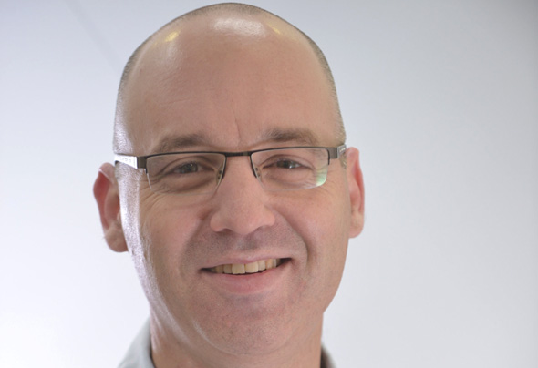 ד"ר יובל דרור. "פיתחנו לכל מצוקה חברתית אפליקציה, והתוצאה היא שחסר לנו חיכוך אנושי אמיתי" ד"ר יובל דרור. "פיתחנו לכל מצוקה חברתית אפליקציה, והתוצאה היא שחסר לנו חיכוך אנושי אמיתי"