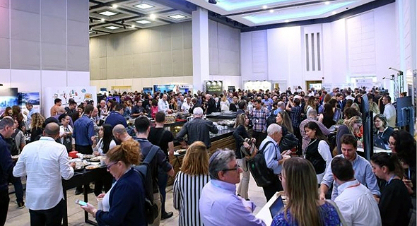 כנס Smart City. אילן ירון מ- "מידע כנסים": "כנס הוא המקום לשלב את כל מקבלי ההחלטות במקום אחד" כנס Smart City. אילן ירון מ- "מידע כנסים": "כנס הוא המקום לשלב את כל מקבלי ההחלטות במקום אחד"
