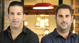 מימין יניב ארביב ו רועי ראובן זירת הנדל"ן, צילום: מכללת פסגות מימין יניב ארביב ו רועי ראובן זירת הנדל"ן, צילום: מכללת פסגות
