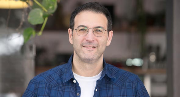 יוסי גטניו, הבעלים של בית הקפה והקייטרינג פטיט יוסי גטניו, הבעלים של בית הקפה והקייטרינג פטיט