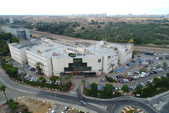 קניון עד הלום באשדוד. "אנחנו במשא ומתן עם קופת חולים מכבי. אני לא מכניס כל אחד" קניון עד הלום באשדוד. "אנחנו במשא ומתן עם קופת חולים מכבי. אני לא מכניס כל אחד"