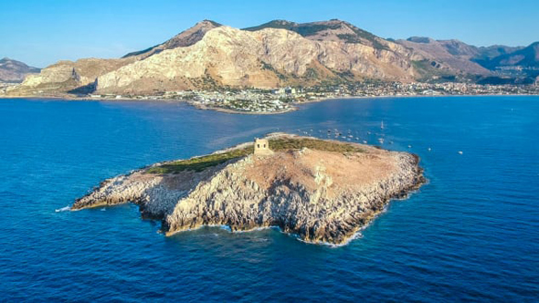 האי Isola delle Femmine בסיציליה האי Isola delle Femmine בסיציליה