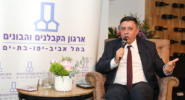 אבי גבאי בכנס: "לחתוך את הבירוקרטיה שעולה למדינה מיליארדים" אבי גבאי בכנס: "לחתוך את הבירוקרטיה שעולה למדינה מיליארדים"