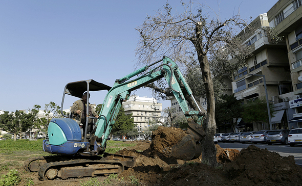 העבודות הבוקר בכיכר המדינה העבודות הבוקר בכיכר המדינה