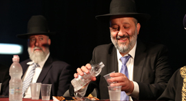 אריה דרעי זירת הנדל"ן, צילום: שאטרסטוק אריה דרעי זירת הנדל"ן, צילום: שאטרסטוק