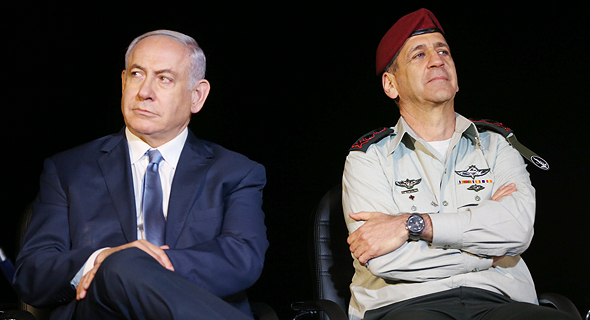 מימין: הרמטכ"ל אביב כוכבי וראש הממשלה בנימין נתניהו מימין: הרמטכ"ל אביב כוכבי וראש הממשלה בנימין נתניהו