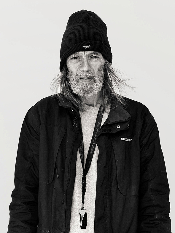 ברייאן אדאמס: תיעוד של חסרי בית. כל התרומות לצדקה