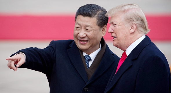 מימין נשיא ארה"ב דונלד טראמפ ונשיא סין שי ג'ינפינג