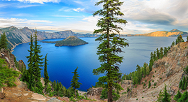 פוטו אגמים במכתש פארק לאומי קרייטר לייק אורגון, צילום: שאטרסטוק 