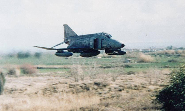 פאנטום איראני בטיסה נמוכה במיוחד פאנטום איראני בטיסה נמוכה במיוחד