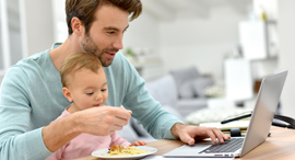 עבודה מהבית פרילנס אבא, צילום: שאטרסטוק