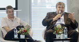 מימין מאיר אורבך ג'ונתן מדבד דני כהן כנס משקיעים 2019, צילום: עמית שעל