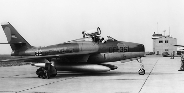 מטוס ה-F84, שקדם ל-104 המסוכן מטוס ה-F84, שקדם ל-104 המסוכן
