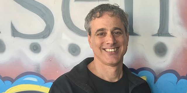 מושיקו אבלגון ניצח את שיתוק הילדים, ואחרי אקזיט אחד הוא מוביל סטארט-אפ חדש