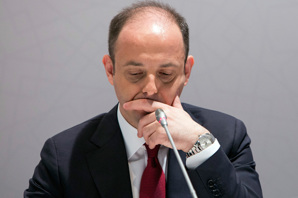 הנגיד המודח, מורט ג'טינקיה הנגיד המודח, מורט ג'טינקיה