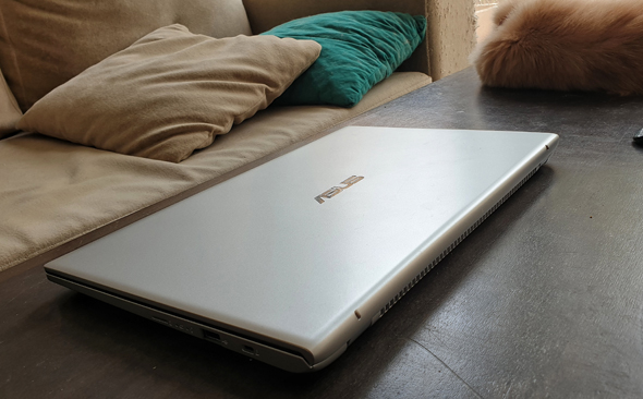 אסוס X412F אסוס X412F