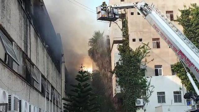 השריפה במתחם המדעטק בחיפה השריפה במתחם המדעטק בחיפה