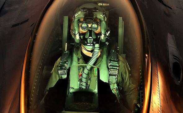 מערכת ראיית לילה לטייס, בקוקפיט F16 אמריקאי מערכת ראיית לילה לטייס, בקוקפיט F16 אמריקאי