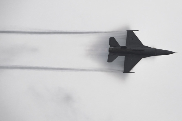 F16 במפגן טיסה F16 במפגן טיסה
